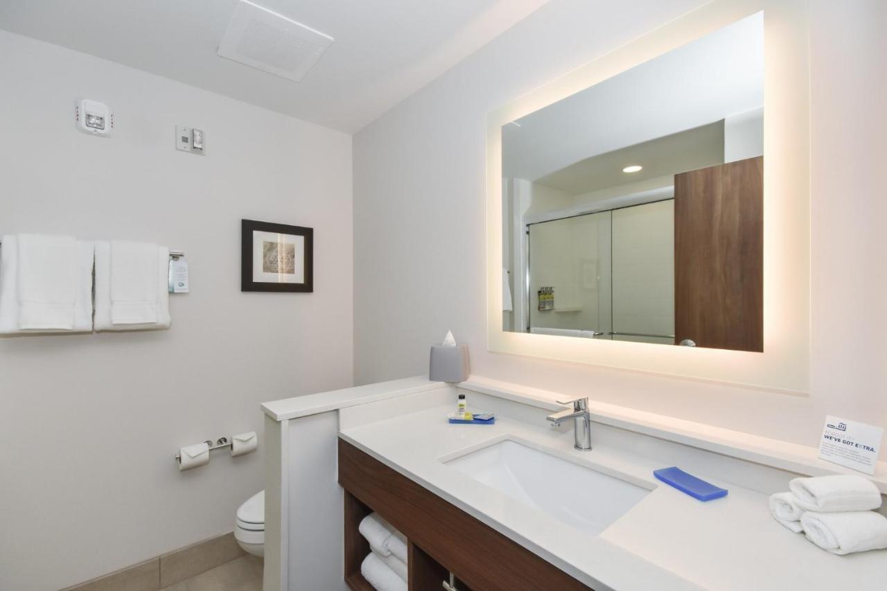 Holiday Inn Express & Suites Charlotte - Ballantyne By Ihg Dış mekan fotoğraf