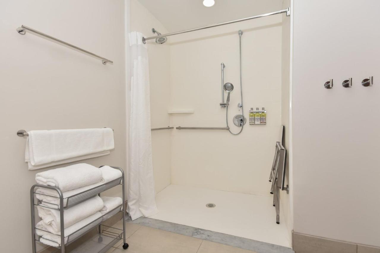 Holiday Inn Express & Suites Charlotte - Ballantyne By Ihg Dış mekan fotoğraf