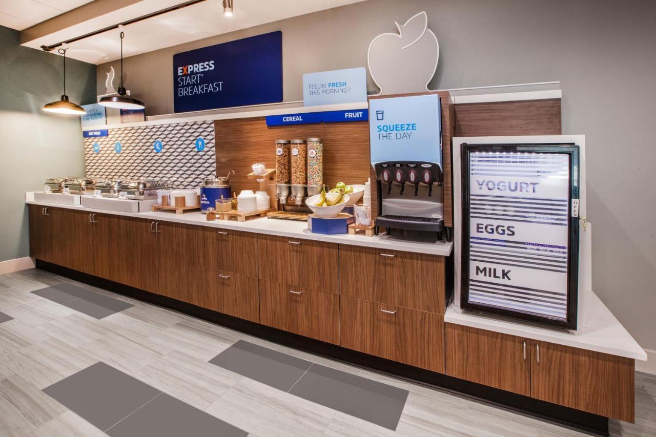 Holiday Inn Express & Suites Charlotte - Ballantyne By Ihg Dış mekan fotoğraf